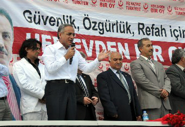 Topçu; "Bizi seviyorsunuz ama oy vermiyorsunuz"
