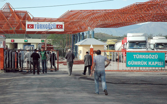 Sınır kapısı 24 saat hizmet vermeye başladı