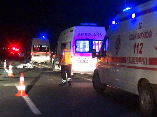 Kars'ta Trafik Kazası: 2 Ölü, 5 Yaralı