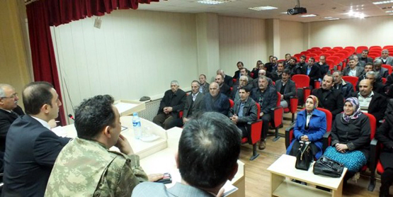 Sorunları gidermek için Muhtarlarla toplantı yaptı