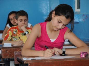 Ardahanlı öğrenci SBS'den 500 tam puan aldı
