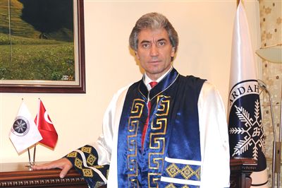 Rektör Korkmaz; karanlığa ışık yakıyoruz