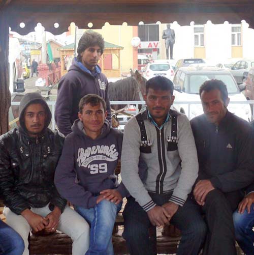 Suriye'li işçiler Göle'de cirit atıyor!