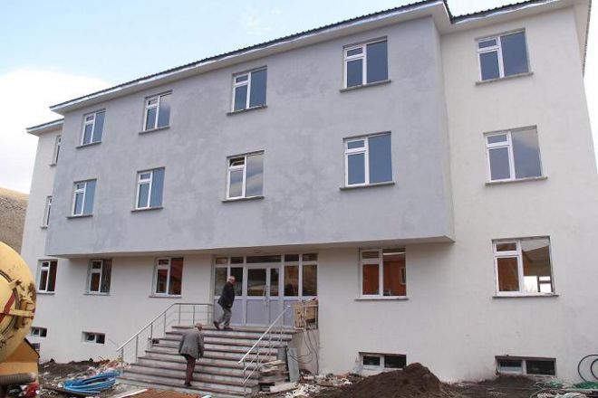 Çıldır'da yurt tamamlandı, şimdi muhatap aranıyor!