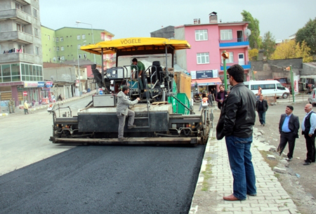 Asfalt çalışmaları tüm hızıyla devam ediyor