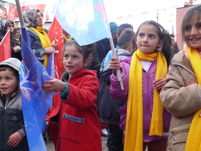 Göle CHP'den coşkulu miting