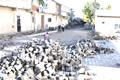 Ardahan'da Yolların tamamına parke taşı döşenecek