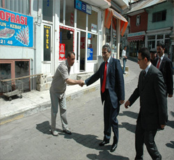 Kaya&#8217;nın Valiye saldırmasına Ardahanlılardan tepki geldi