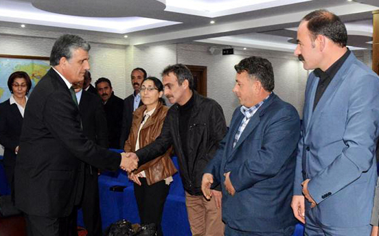 Vali Özefe, Muhtarlarla bir araya geldi