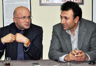 Çıldır Belediye Başkanı Ardahan Kültür Evi yöneticileri ile bir araya geldi