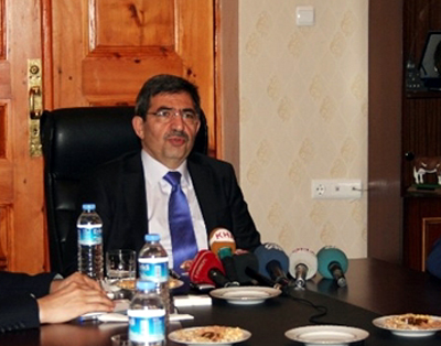 Çıldır'ı ziyaret eden Bakan, Ardahan'a gelmedi