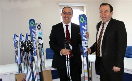 Federasyonu'ndan Ardahan'a Kayak Takımı