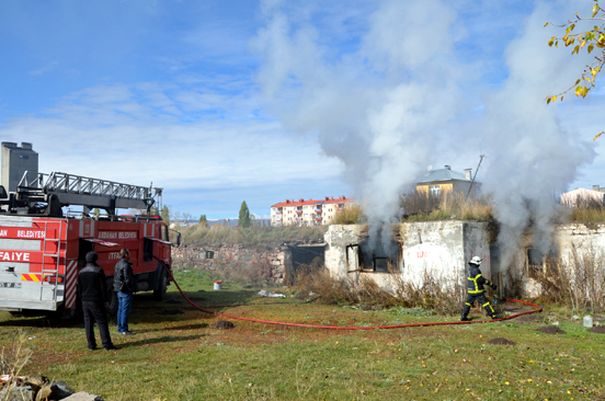 Ardahanda cinler yangın çıkarttı!