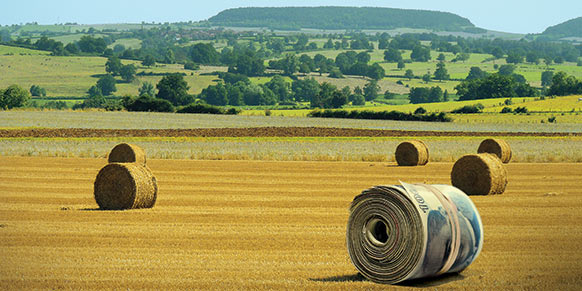 Çiftçiler kredi ekip borç biçiyor