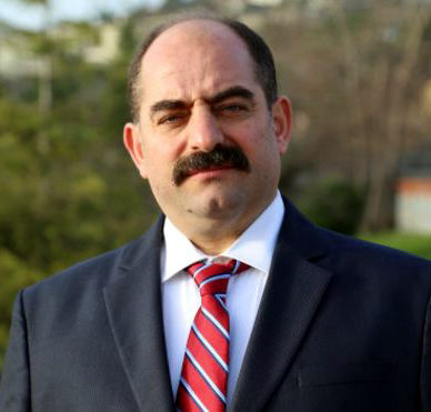 Zekariya Öz, Batum'da ortalığı karıştırdı!