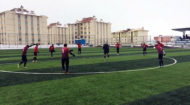 Hoçvanspor  şampiyonluğa yürüyor