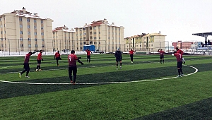 Hoçvanspor  şampiyonluğa yürüyor