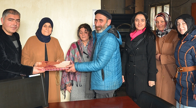 AK Kadınlardan hayırlı haberler temennisi