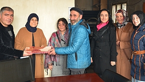 AK Kadınlardan hayırlı haberler temennisi