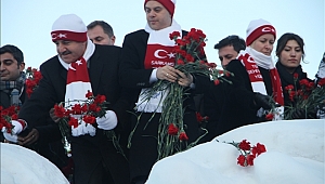 Kardan Şehit Heykelleri yaptılar