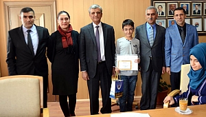Vali Özefe, TEOG şampiyonlarını misafir etti