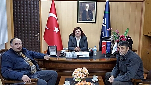 Elektrikçilerden Akpınar’a Teşekkür plaketi