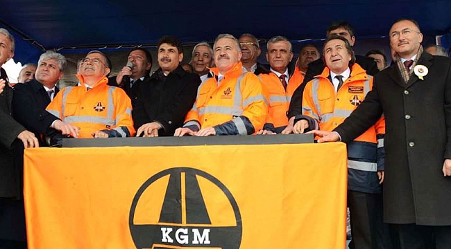 Bakanlar Ardahan'da temel attı, açılış yaptı