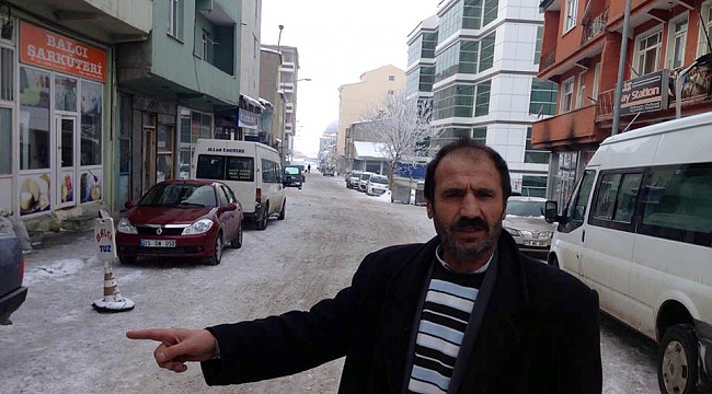 Öğrenciler kahvede, sağda solda dolaşıyor!