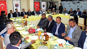 VALİ ÖZEFE, İL GENEL VE MUHTARLARLA İFTARDA BULUŞTU