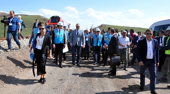 Asrın Projesinin ilk yolcuları oldular