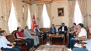 BAYDAR VALİ'NİN YANINDA, KÖKSOY AZ İLERİDE