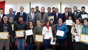 Girişimciler belgelerine kavuştu