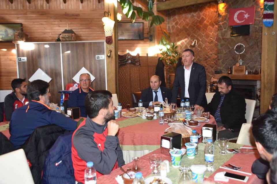 İskender Yılan'dan moral yemeği