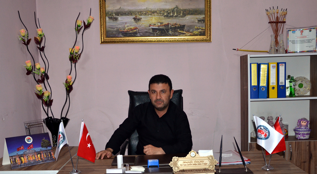 Mustafa Özcan; Ekmek teknesine saygı gösterelim!