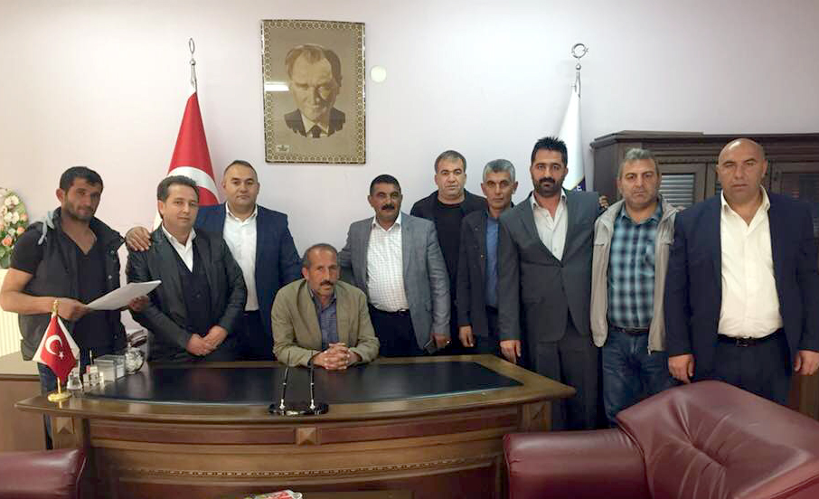 Asım Özer mazbatasını aldı