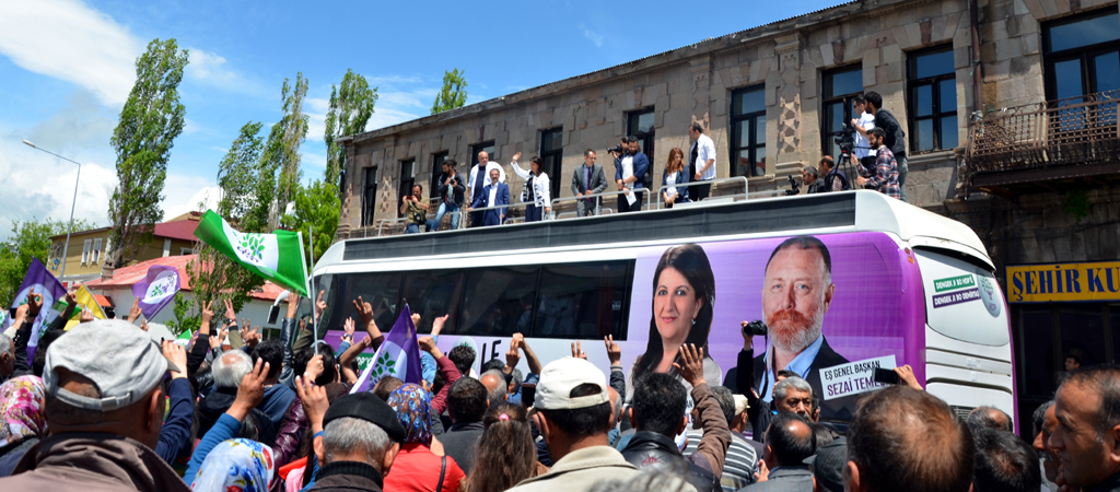 Buldan, Herkes elini vicdanına koymalı!'