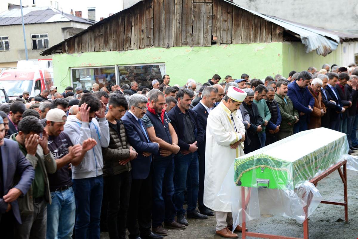 Osman Yıldız, son yolculuğuna uğurlandı