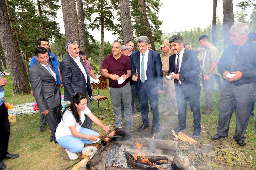 Canibeg Yaylasında renkli şenlik