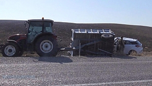 Otomobil traktör römorkuna çarptı: 1 ölü, 1 yaralı