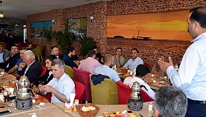 Arkamızdan konuşulanları kulak ardı ediyoruz