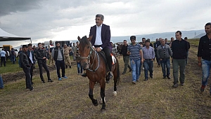 Rahvan At Yarışları Dörtnala