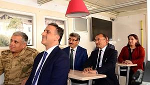 Protokol  depremi yaşadı