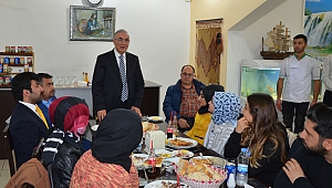 Ensar Öğüt: Işık kalemin ucundadır