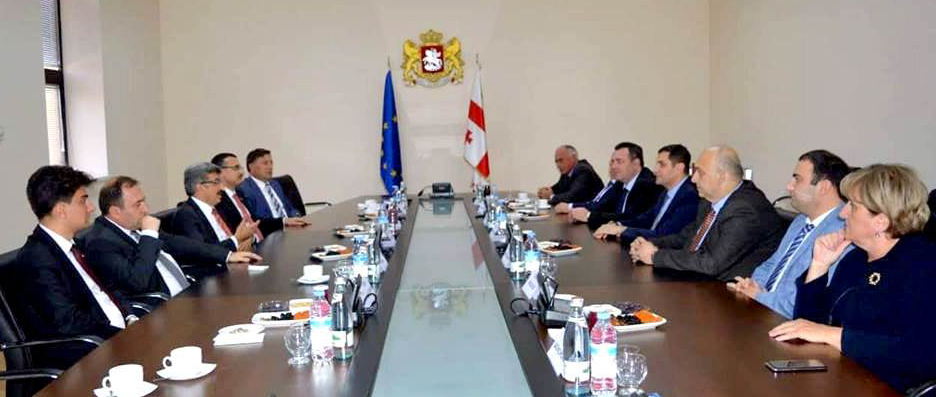 Vali Bilmez, sınırı geçti!