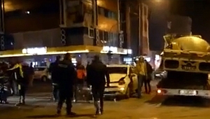 Otomobil ile kamyonet çarpıştı: 3 Yaralı