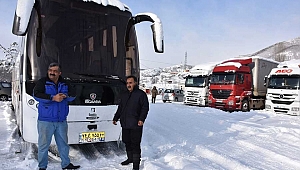 POSOF’TA KAYAN TIR'LAR YOL KAPATTI