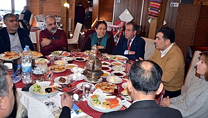 Demir: Projelerini açıkladı, Taştan: İYİ Parti'ye yüklendi!
