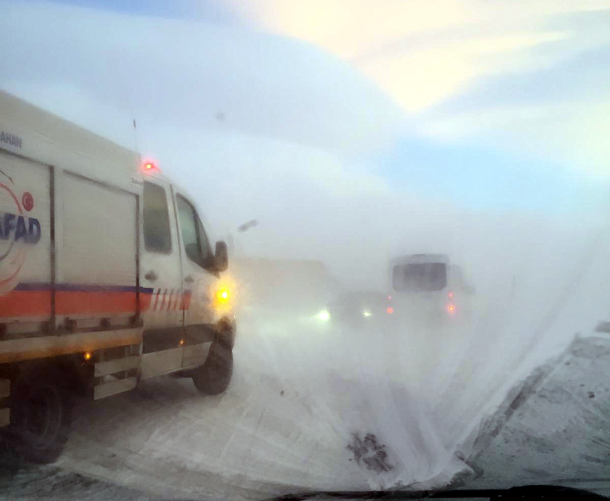 ARDAHAN'DA ULAŞIMA KAR VE TİPİ ENGELİ