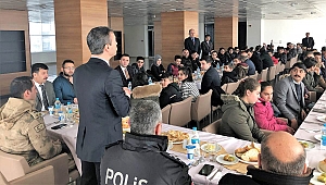 Yetim gülerse dünya güler