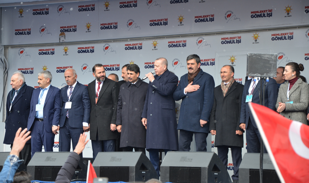 Cumhurbaşkanı, Ardahan'da MHP'yi ağzına almadı